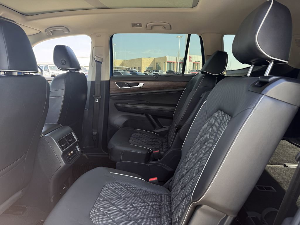 Used 2025 Volkswagen Atlas SEL Premium R-Line image 31