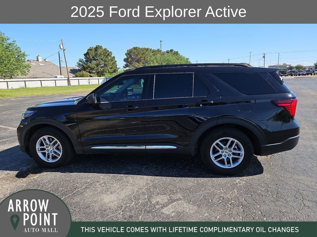 Used 2025 Ford Explorer Active w/ Active Comfort Package RWD image 7
