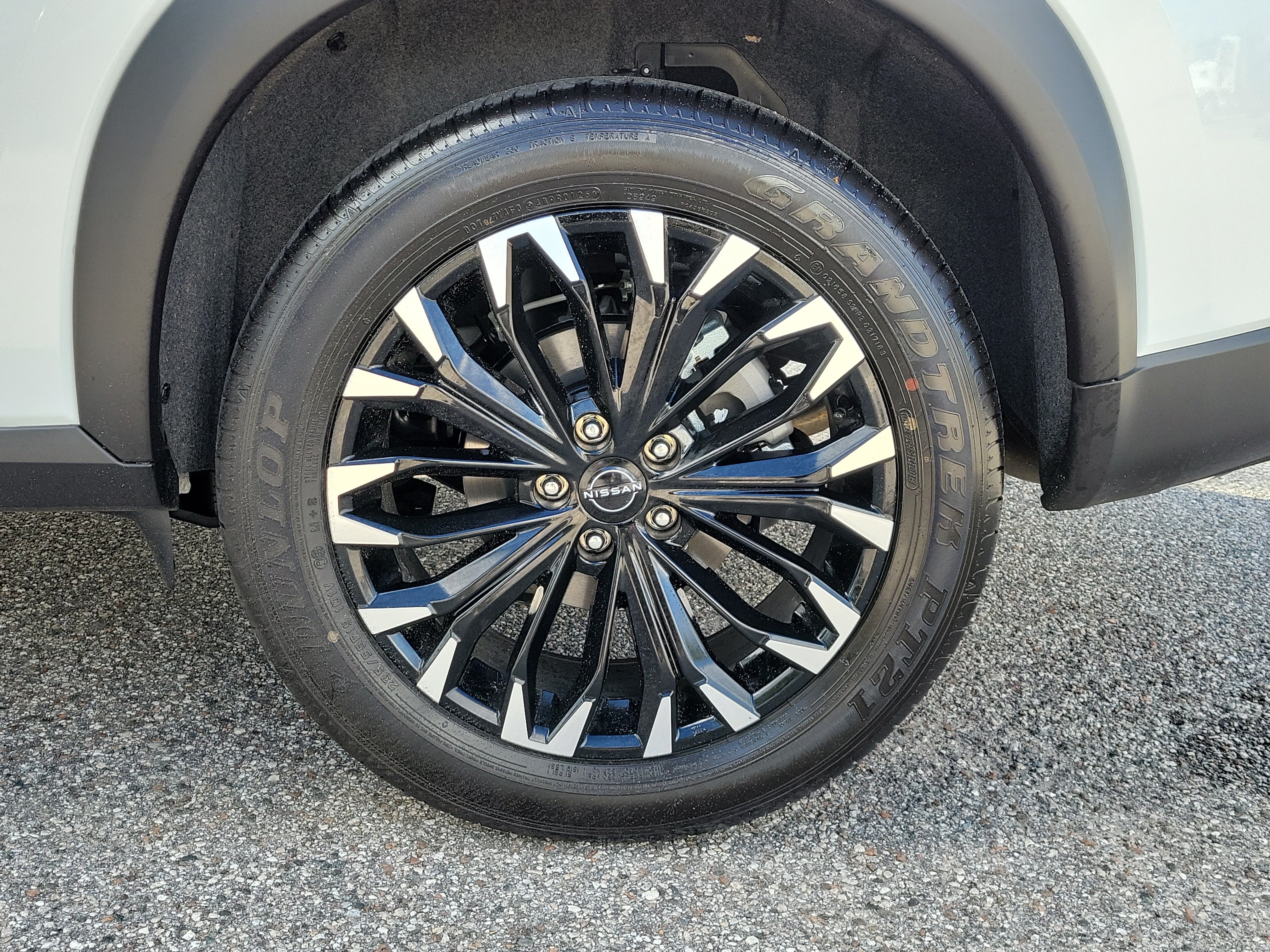 Certified 2026 Nissan Rogue Dark Armor AWD/4WD image 10
