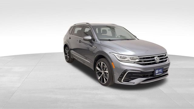 Used 2024 Volkswagen Tiguan SEL R-Line w/ MDO Package, Two-Row image 9