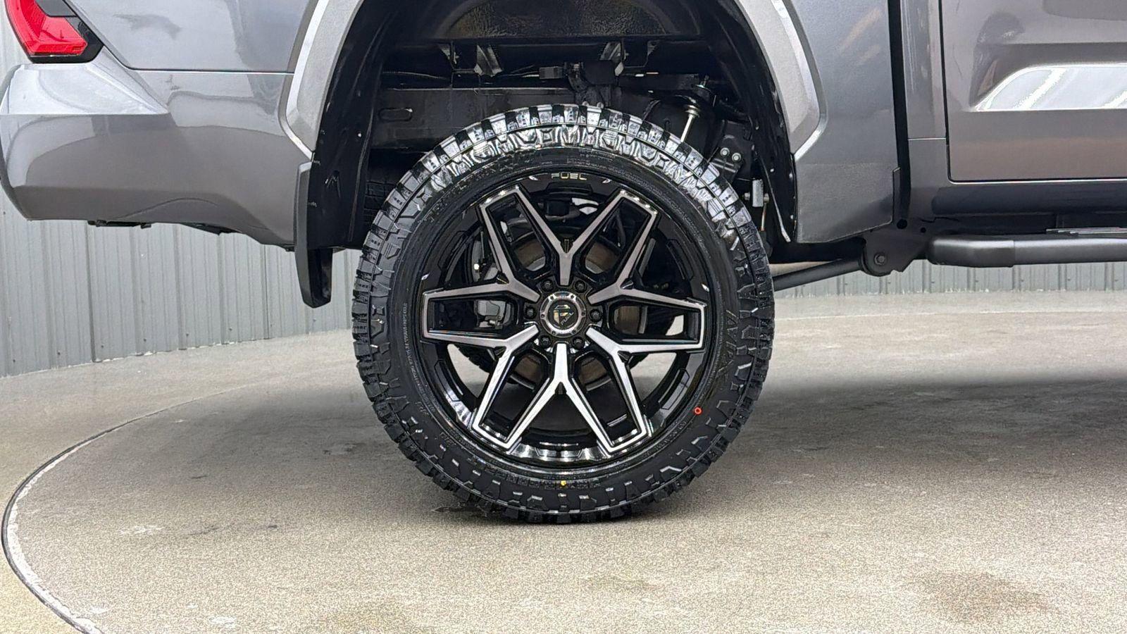 Used 2025 Toyota Tundra Limited image 12