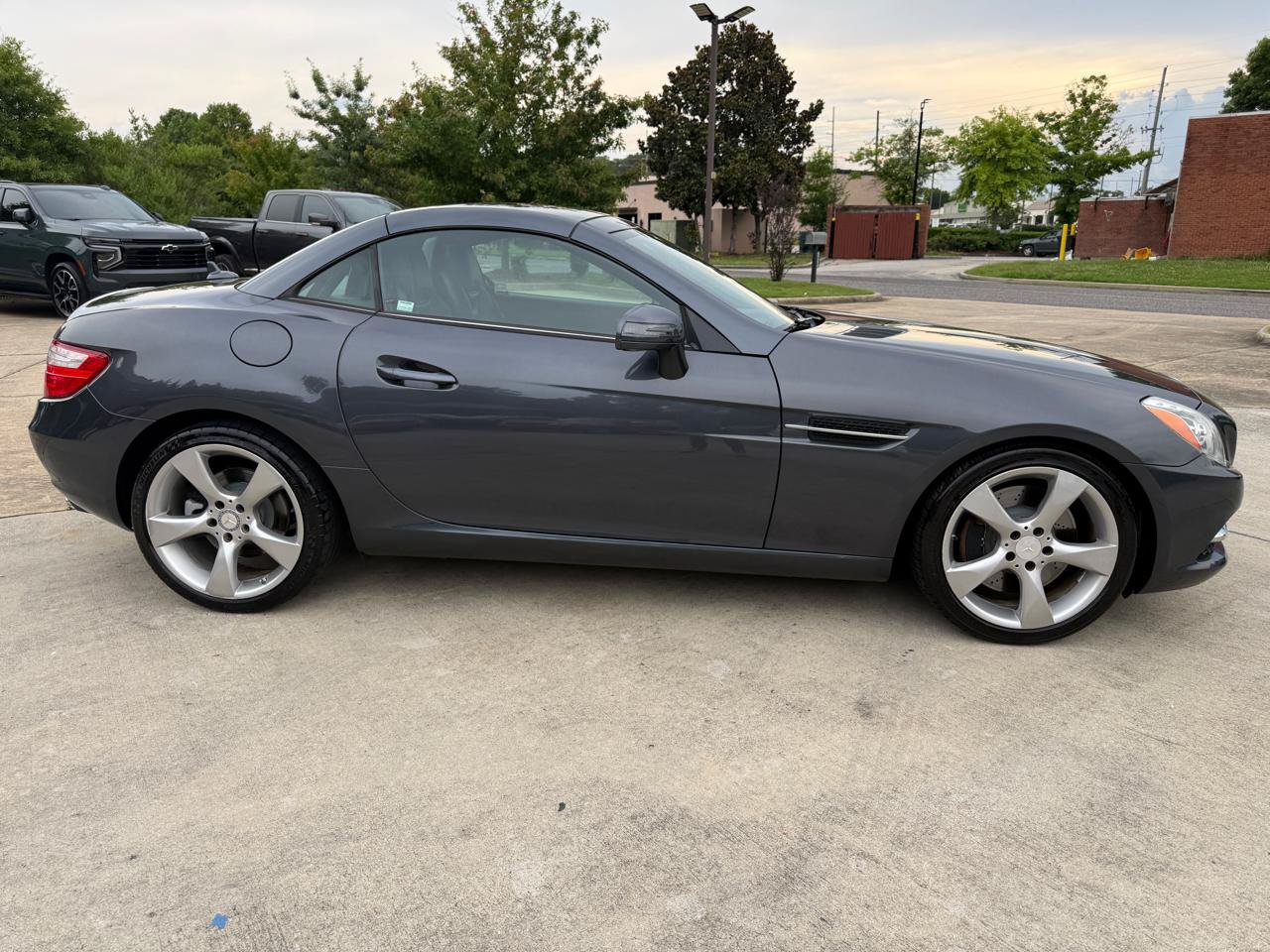Used 2013 Mercedes-Benz SLK 350 image 7