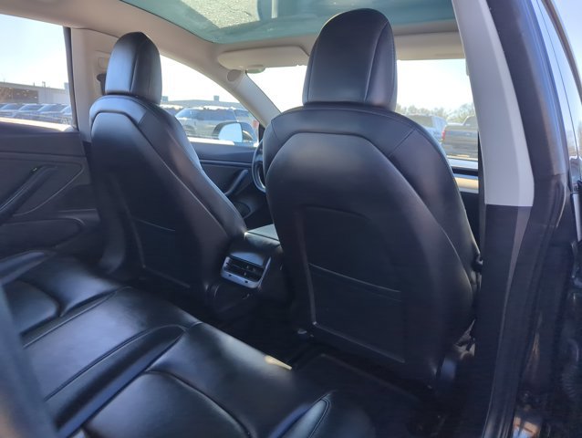 Used 2018 Tesla Model 3 Long Range image 16