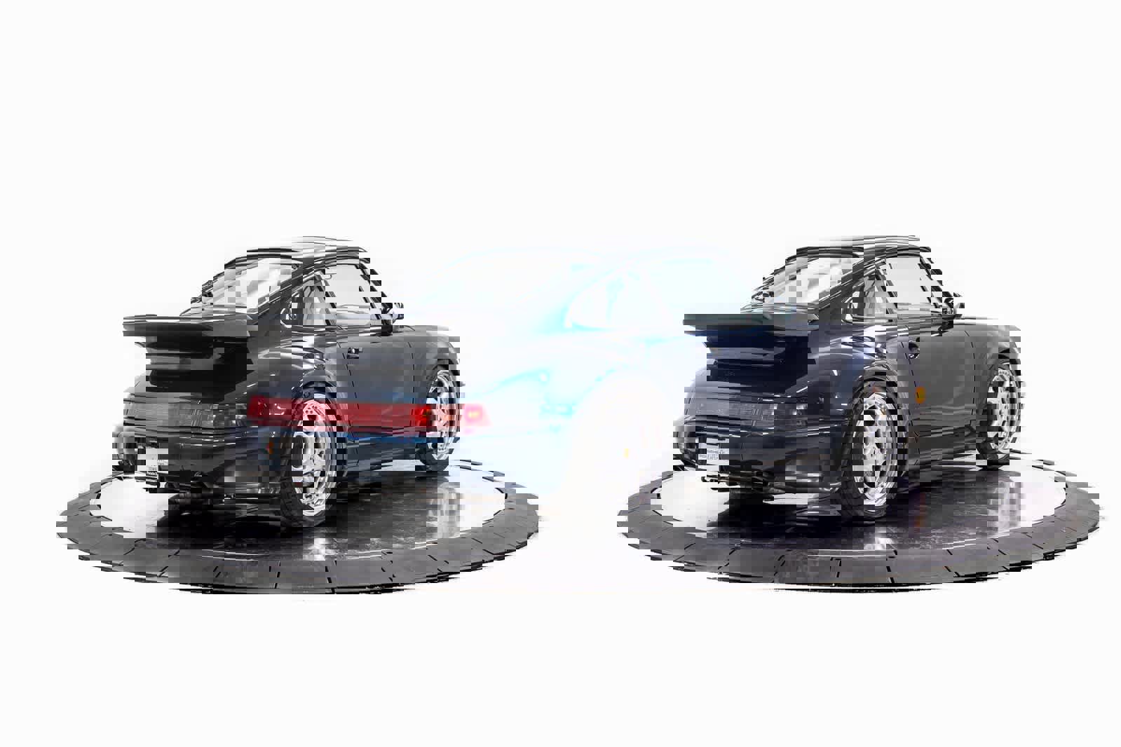 Used 1992 Porsche 911 Turbo image 7