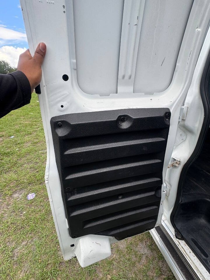 Used 2003 Chevrolet Express 3500 Extended RWD image 17