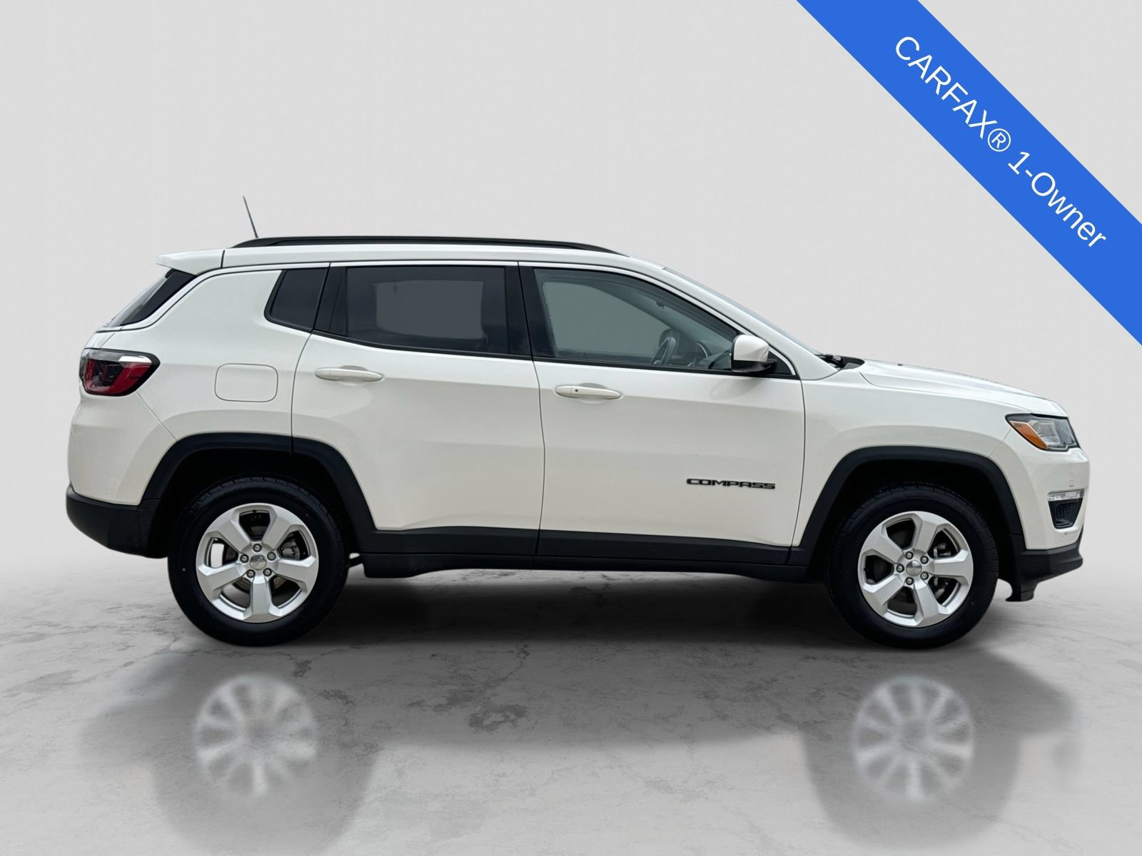 Used 2019 Jeep Compass Latitude w/ Cold Weather Group AWD/4WD image 9
