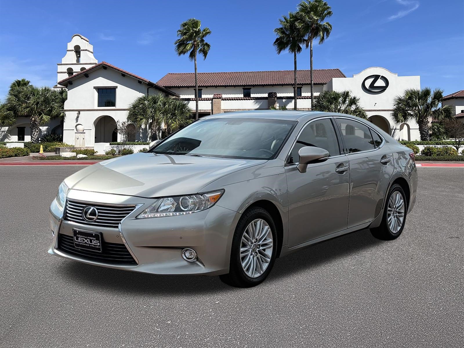 Used 2015 Lexus ES 350 w/ Luxury Package FWD image 5