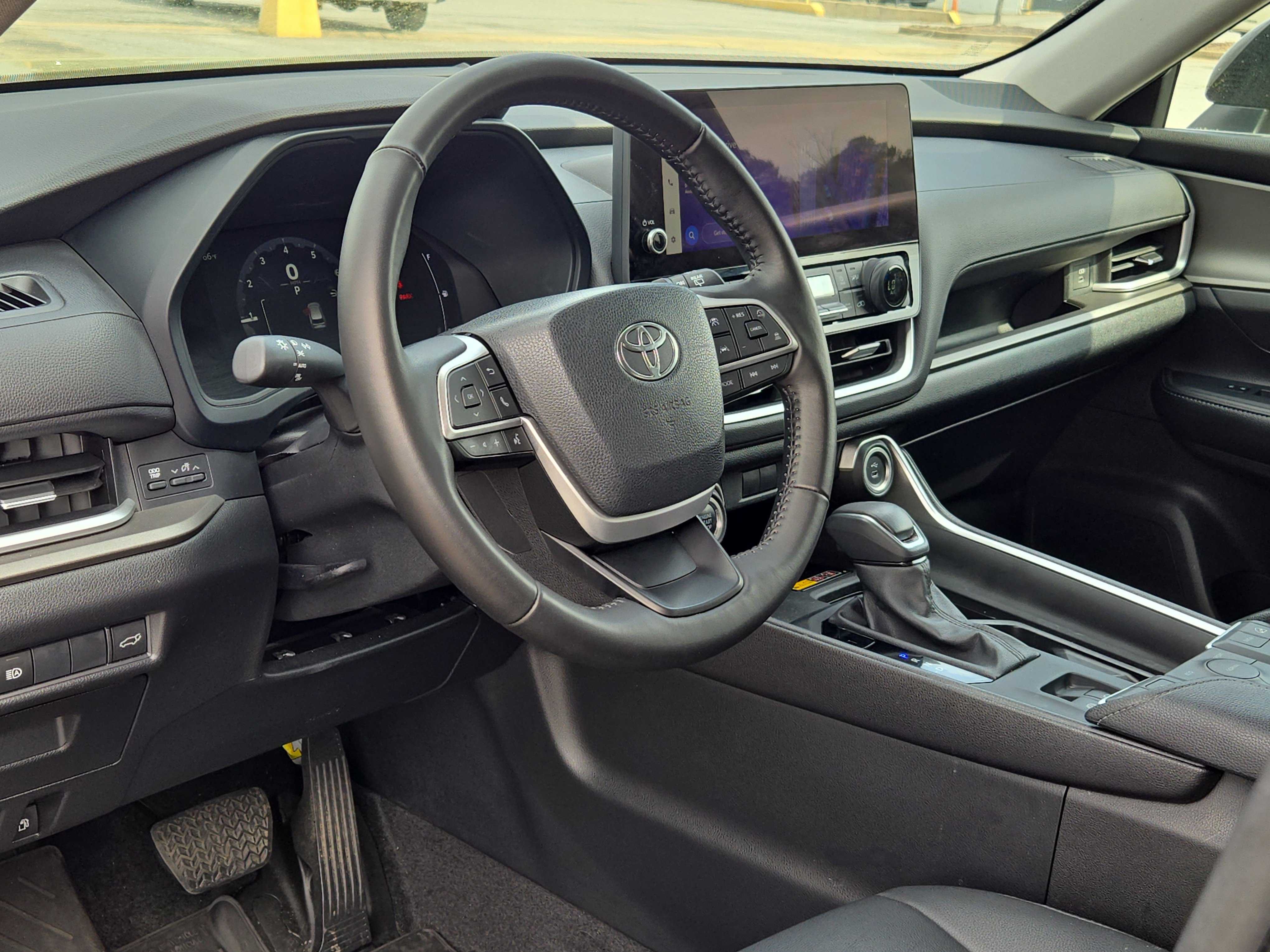 Used 2024 Toyota Grand Highlander AWD image 17