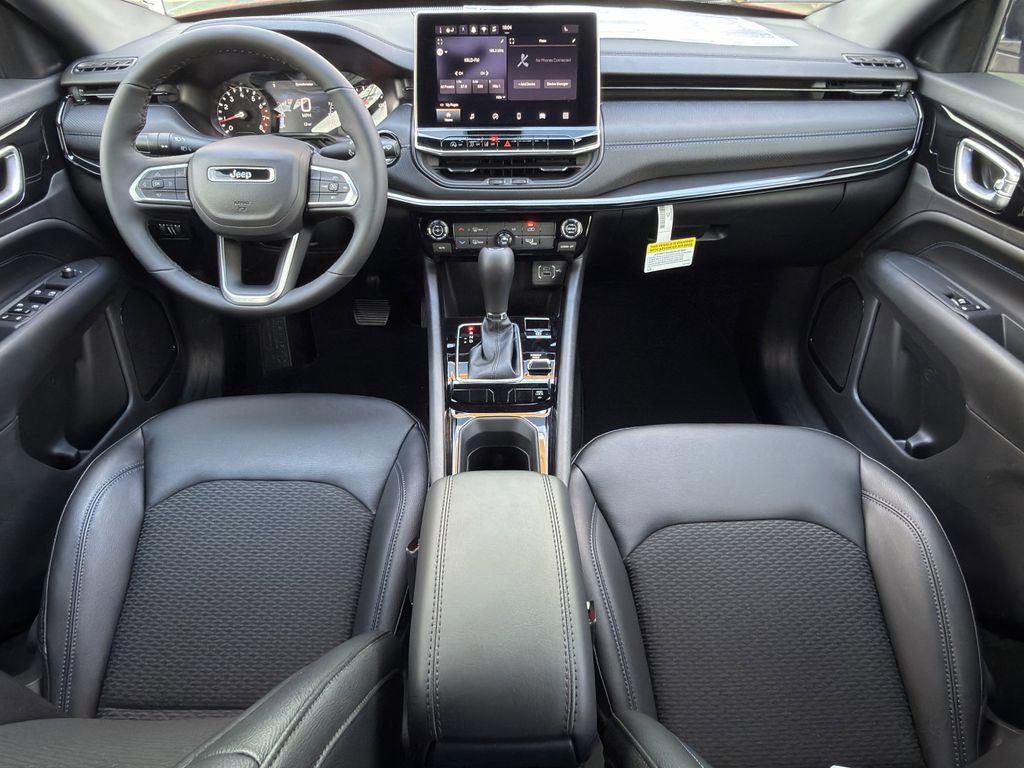 New 2026 Jeep Compass Latitude image 10