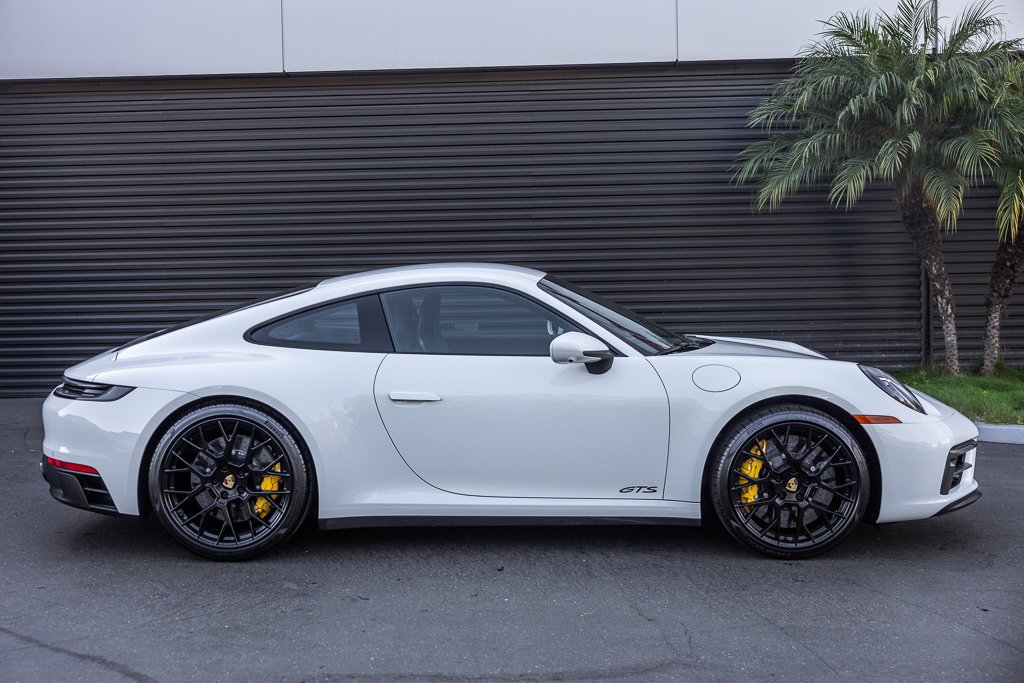 Certified 2024 Porsche 911 Carrera GTS RWD image 8