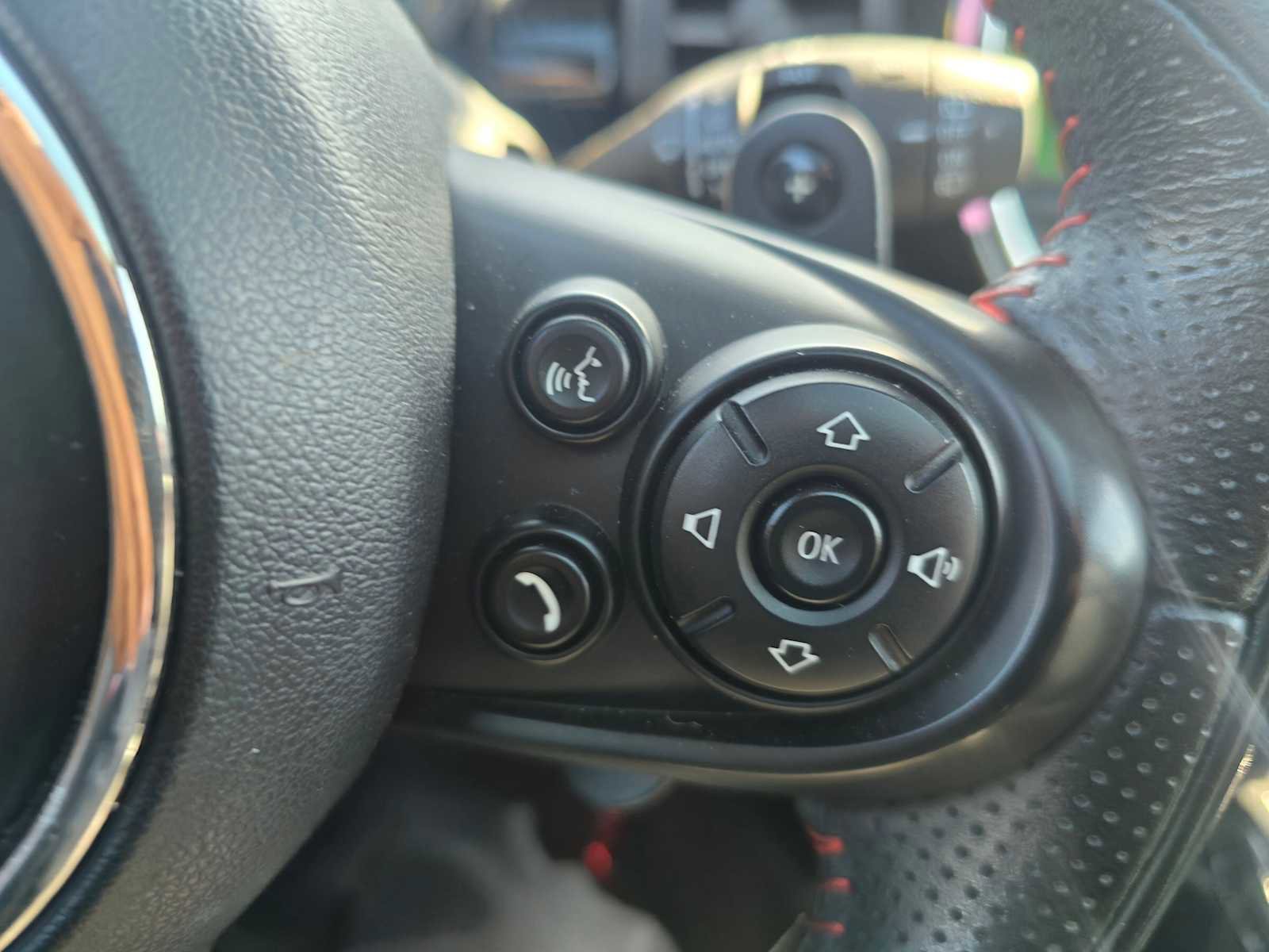 Used 2019 MINI Cooper S w/ Premium Package image 32