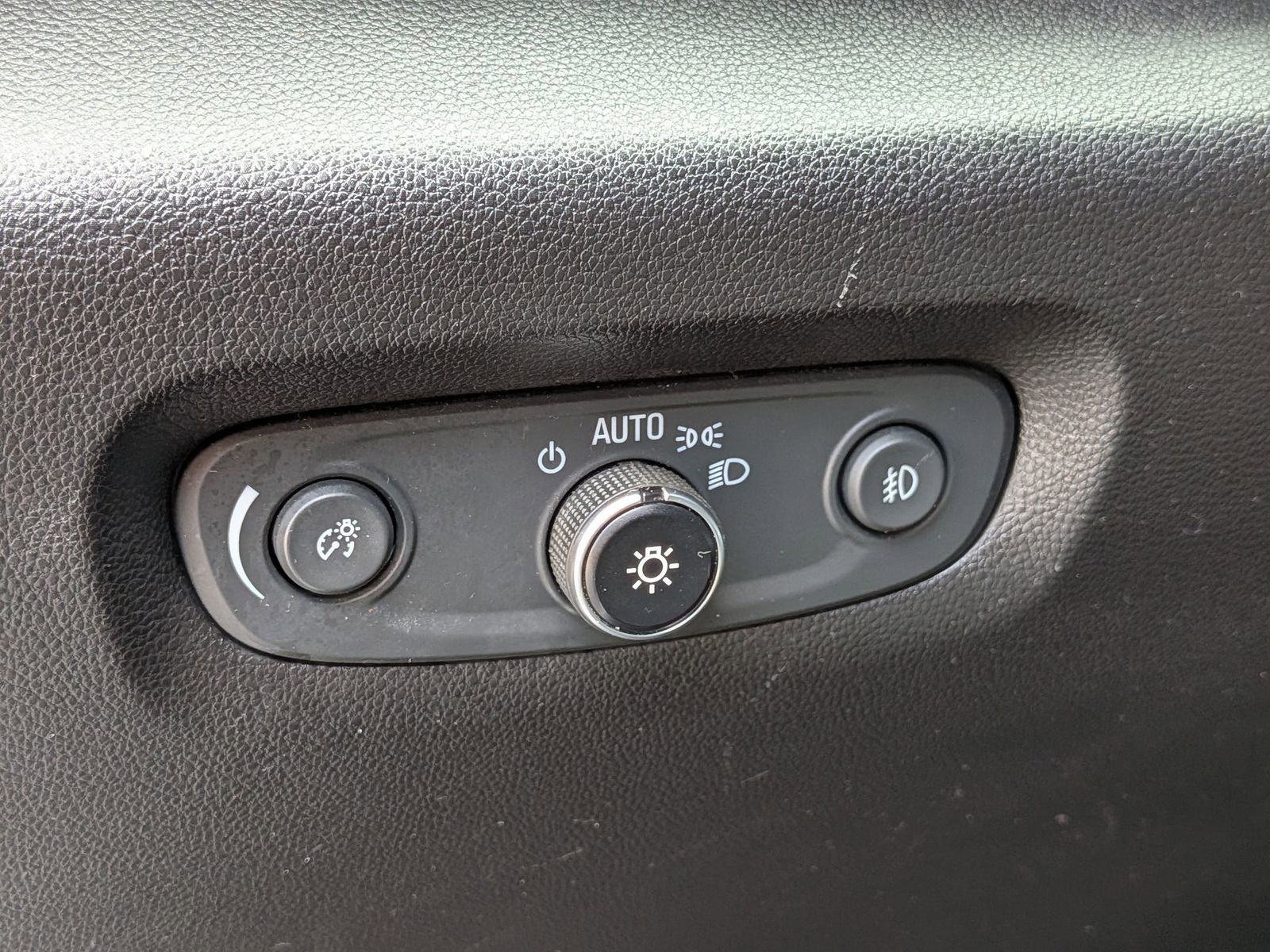 Used 2019 Chevrolet Traverse LT image 17