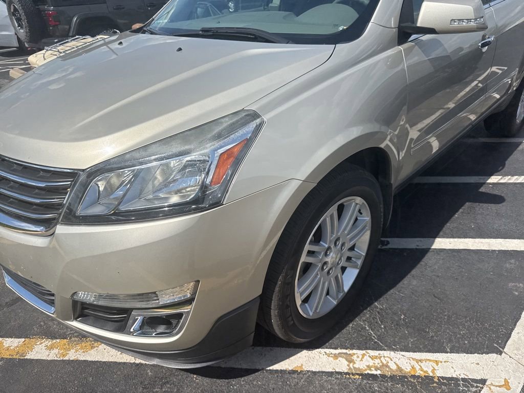 Used 2015 Chevrolet Traverse LT w/ Style and Technology Package image 1