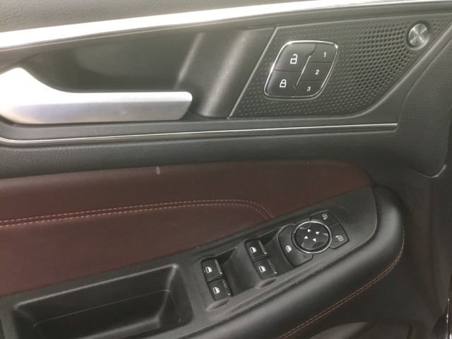 Used 2022 Ford Edge Titanium w/ Equipment Group 301A image 22