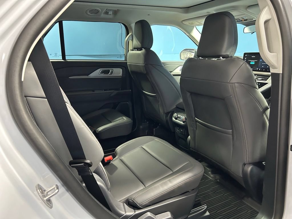 New 2026 Ford Explorer Active w/ Active Comfort Package AWD/4WD image 44