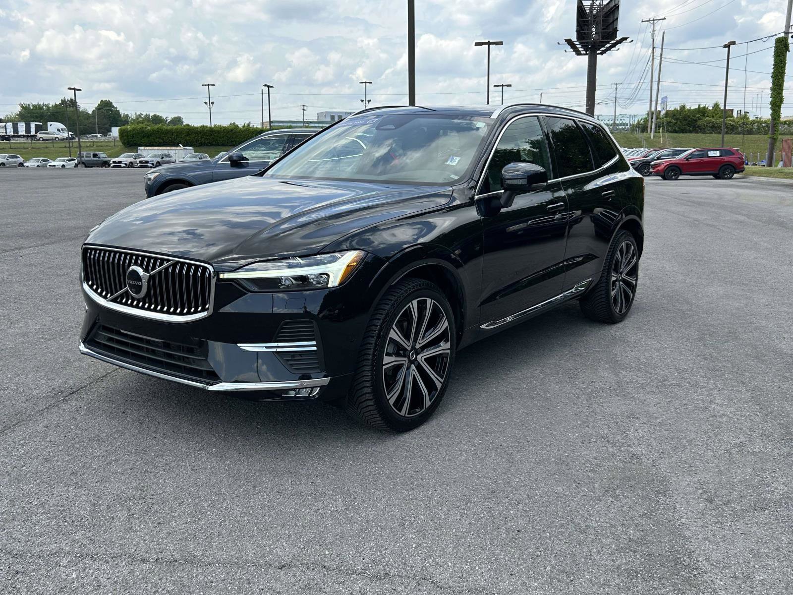 Certified 2023 Volvo XC60 B5 Ultimate w/ Climate Package AWD/4WD image 7