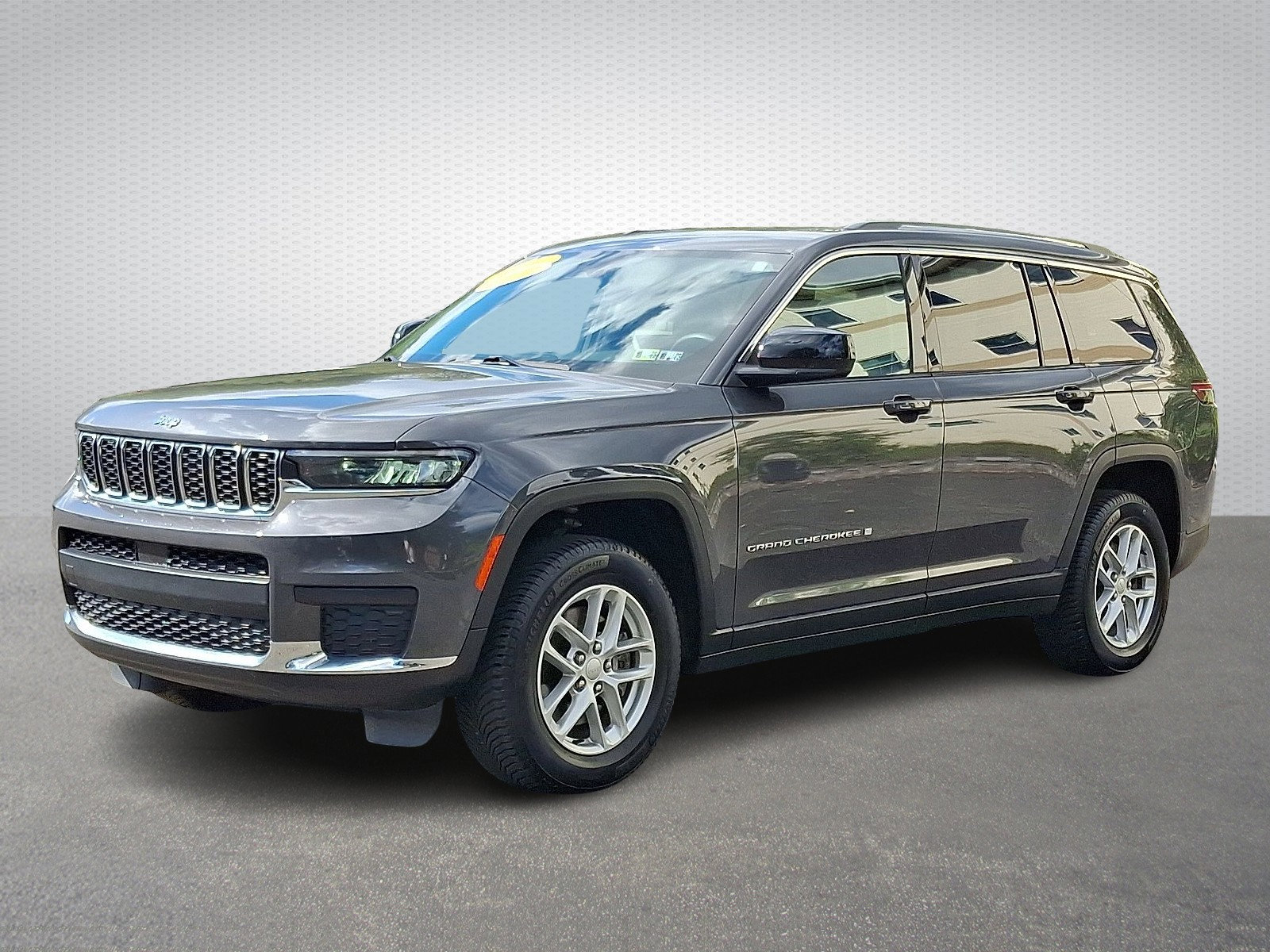 Certified 2022 Jeep Grand Cherokee L Laredo w/ Luxury Tech Group I image 3