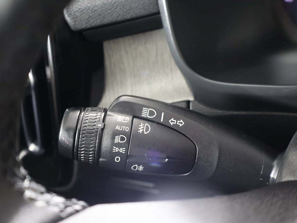Used 2023 Volvo XC40 B5 Plus w/ Climate Package AWD/4WD image 40