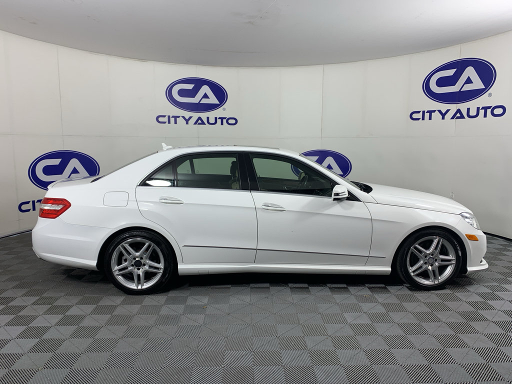 Used 2013 Mercedes-Benz E 350 4MATIC Sedan image 2