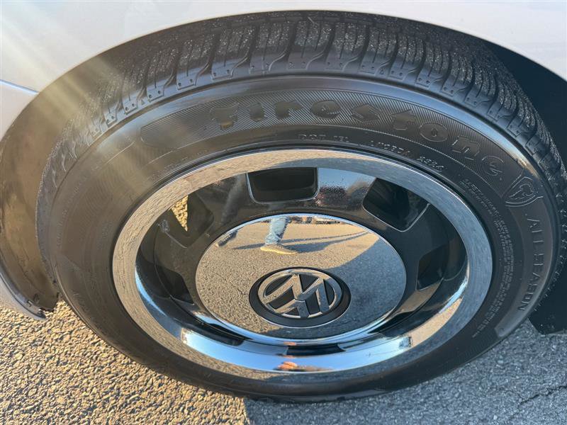 Used 2012 Volkswagen Beetle 2.5 image 23