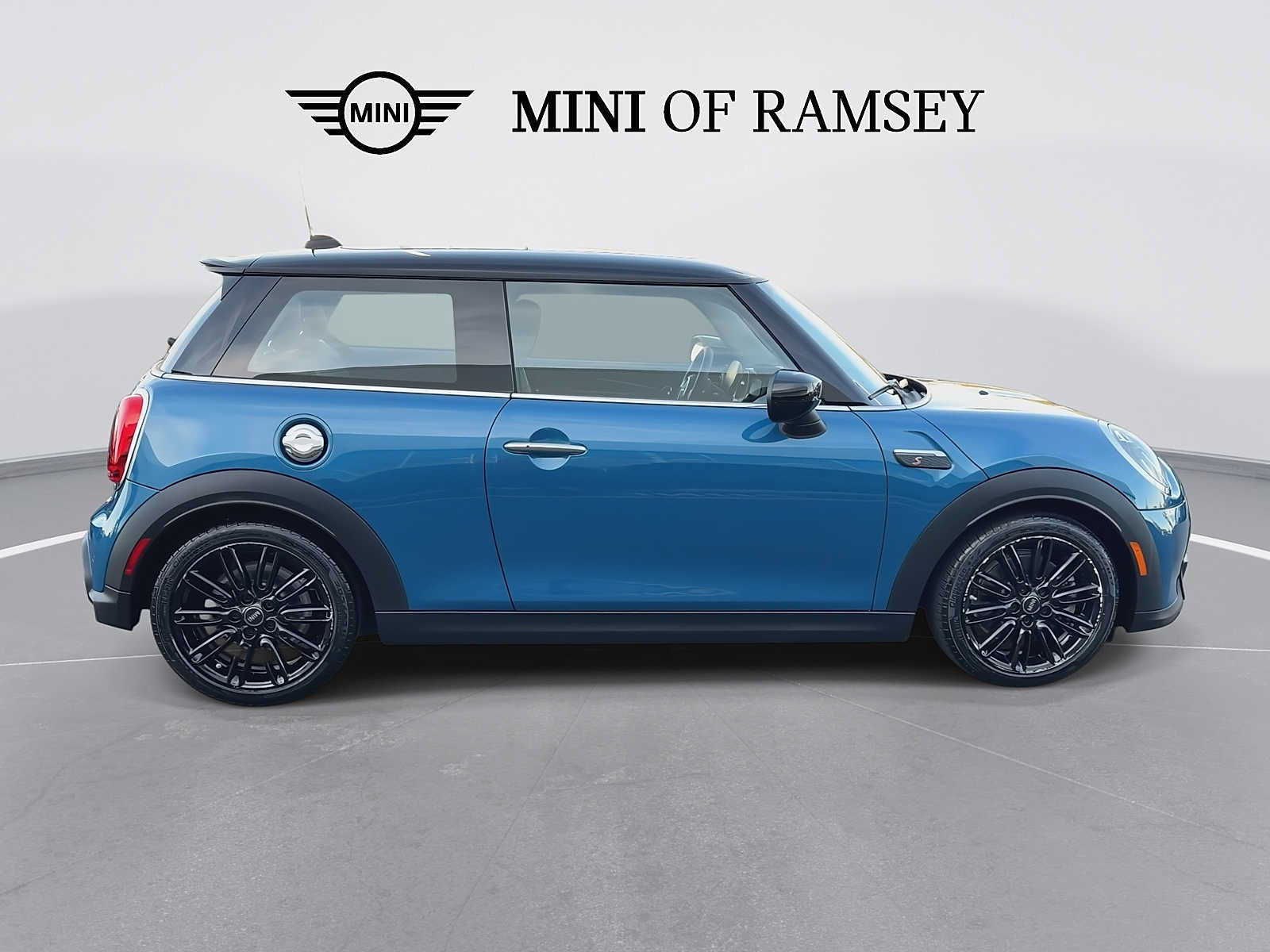 Used 2024 MINI Cooper S FWD image 9