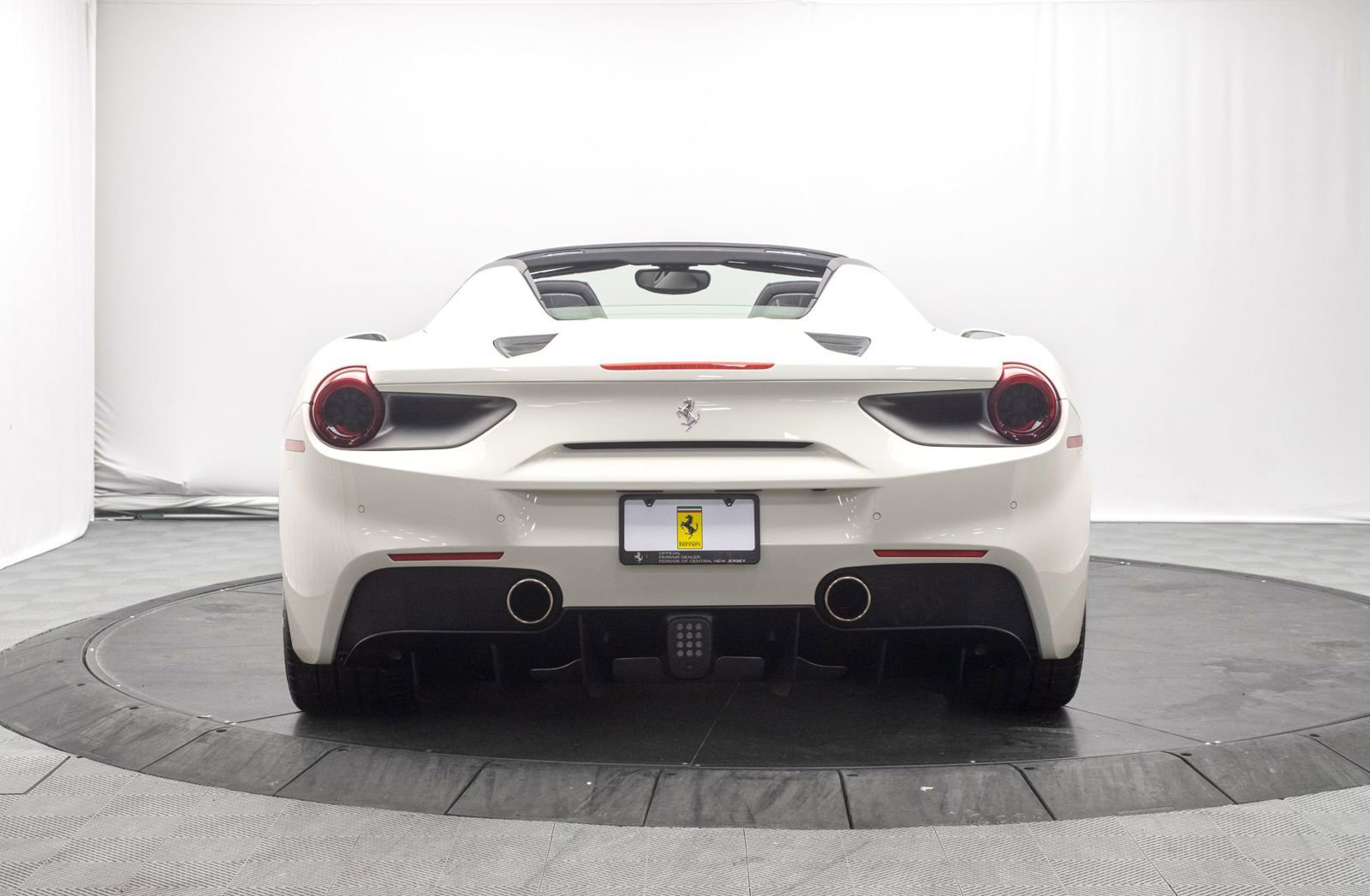 Used 2017 Ferrari 488 Spider image 5