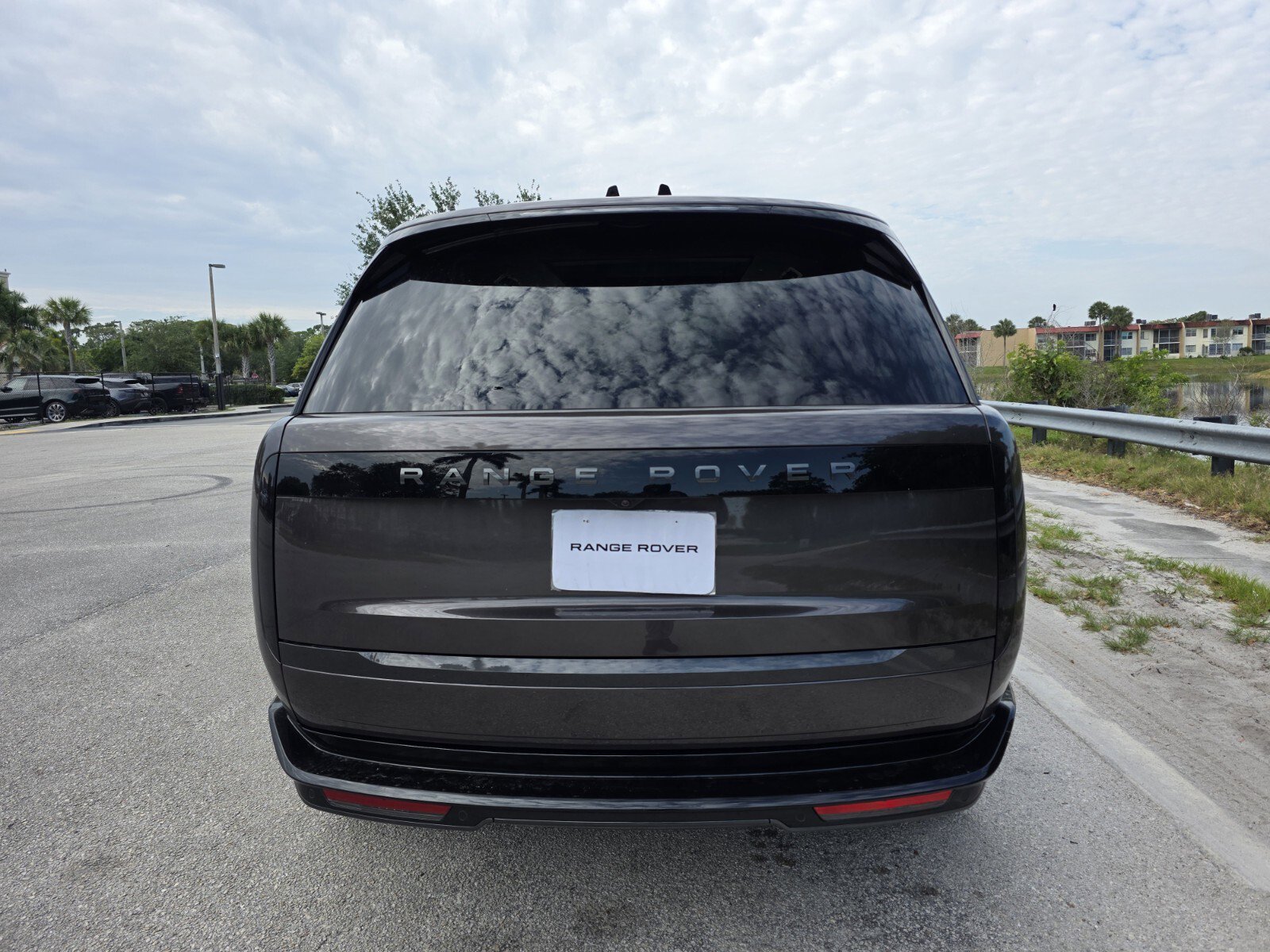 New 2026 Land Rover Range Rover Long Wheelbase SE AWD/4WD image 6