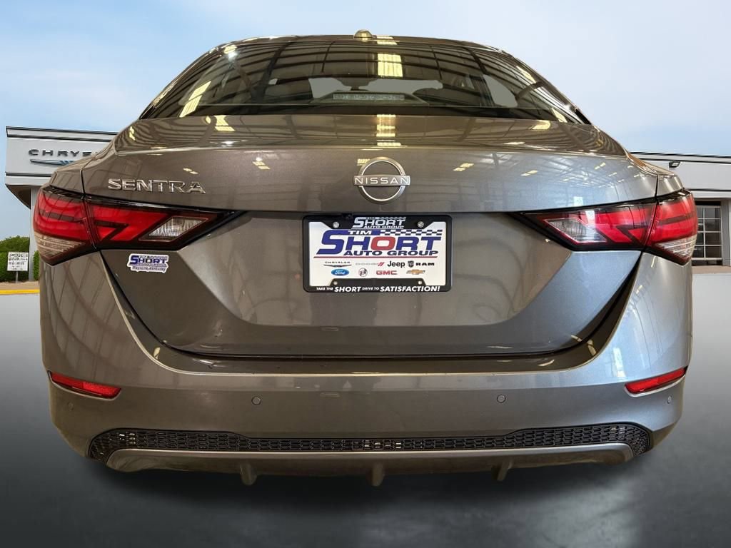 Used 2025 Nissan Sentra SV image 3