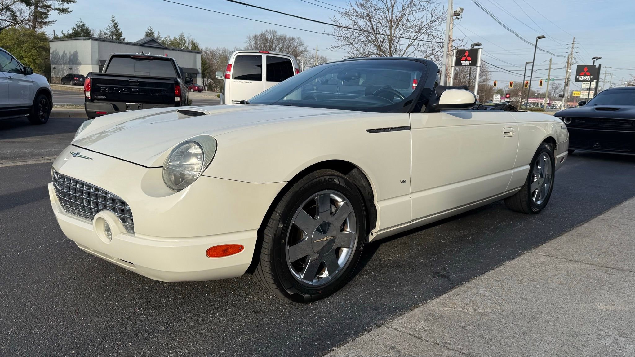 Used 2003 Ford Thunderbird image 33