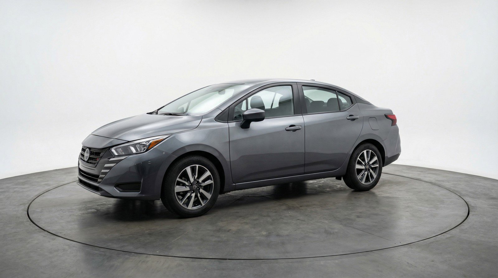 Used 2025 Nissan Versa SV image 3