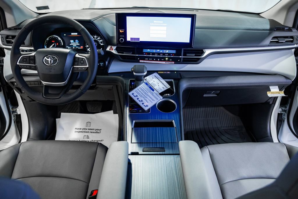 New 2026 Toyota Sienna XLE image 21