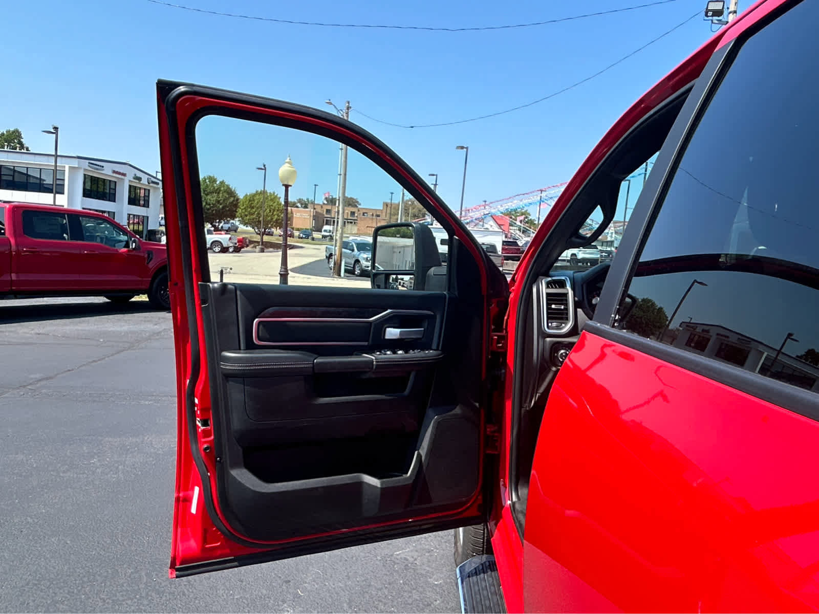 Used 2024 RAM 2500 Big Horn w/ Bed Utility Group image 16