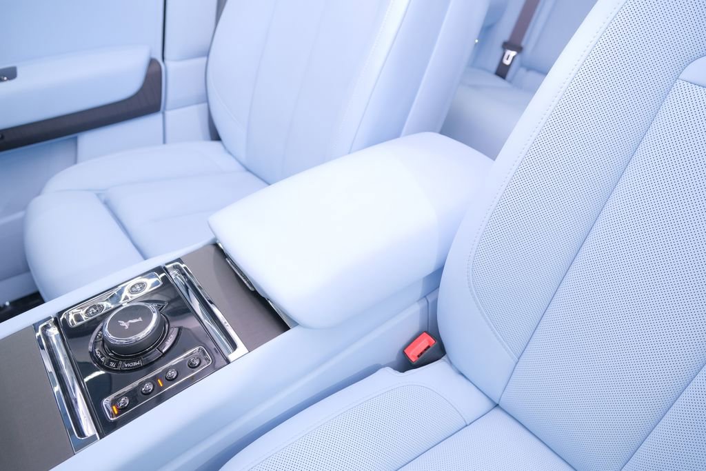 Used 2026 Rolls-Royce Cullinan AWD/4WD image 35