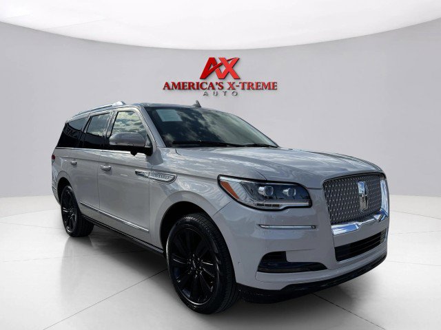 Used 2023 Lincoln Navigator Reserve image 6