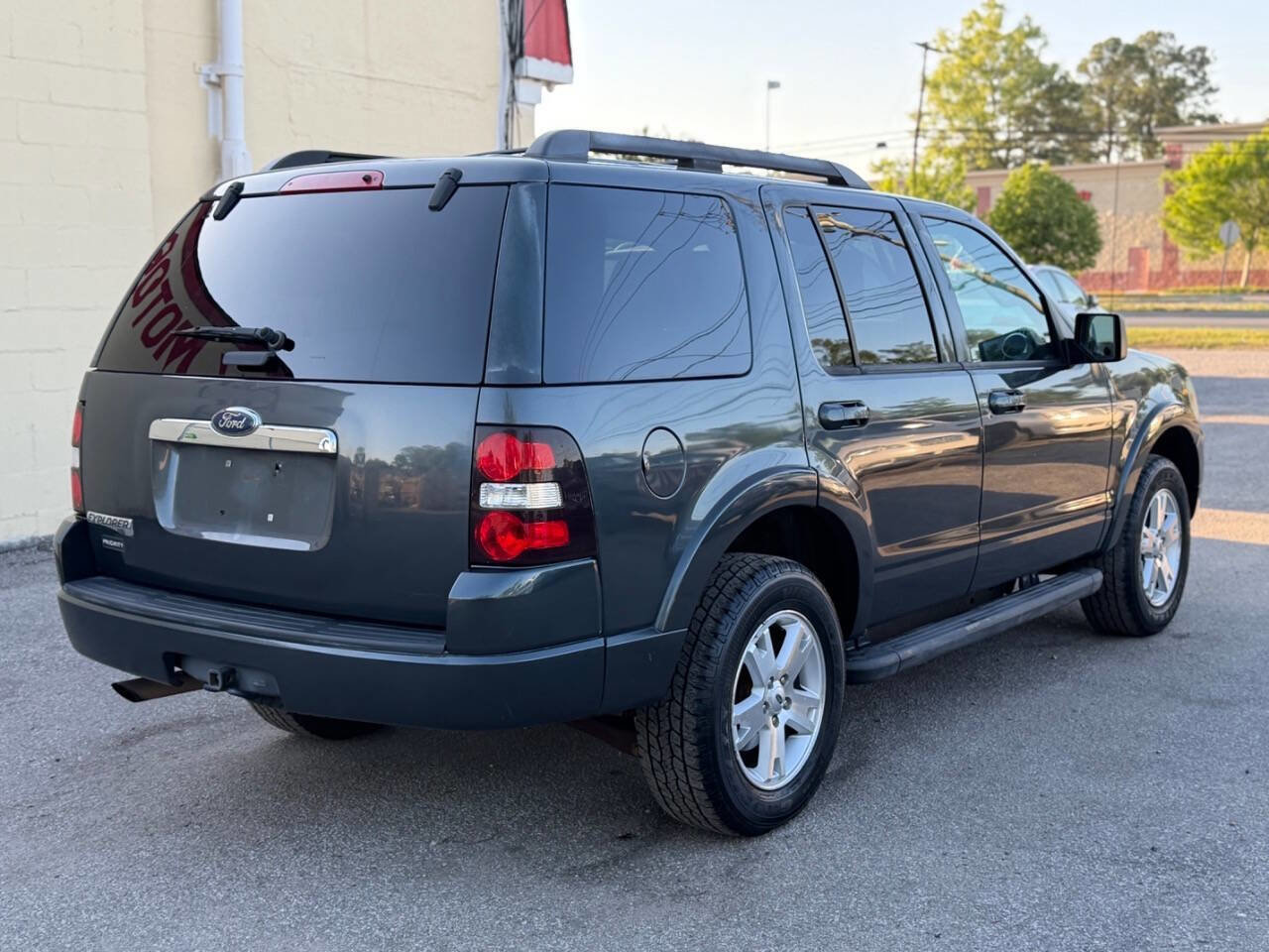 Used 2010 Ford Explorer XLT RWD image 8