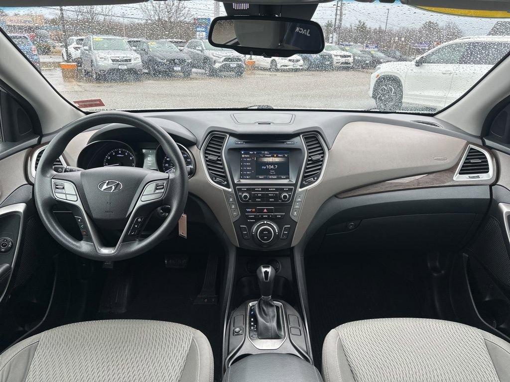 Used 2018 Hyundai Santa Fe SE image 19