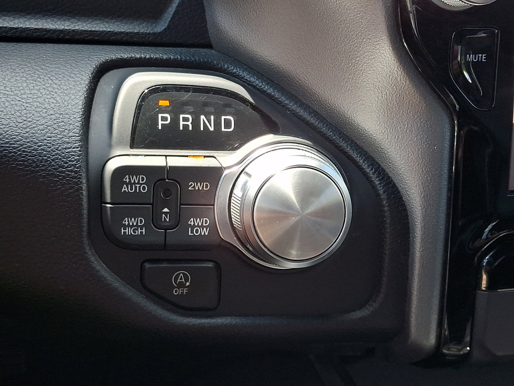 Used 2025 RAM 1500 Laramie AWD/4WD image 27