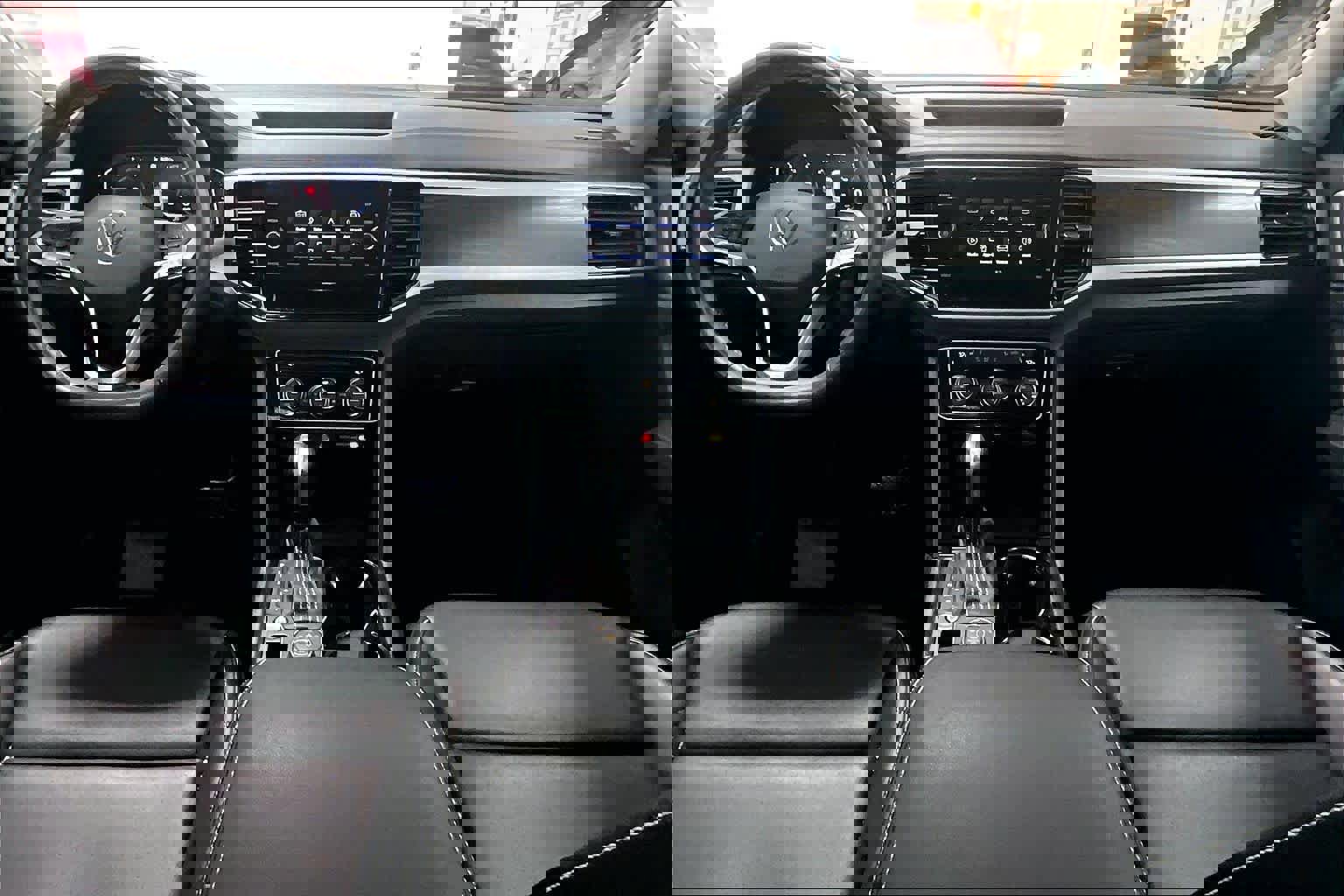 Used 2023 Volkswagen Atlas SE w/ Panoramic Sunroof Package image 8