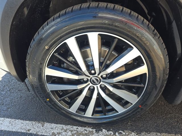 Used 2023 Nissan Pathfinder Platinum AWD/4WD image 9