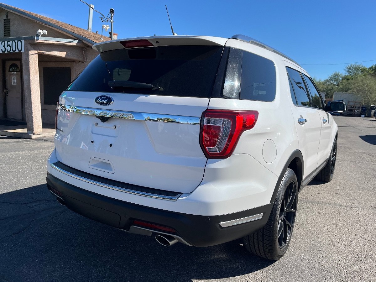 Used 2019 Ford Explorer Limited w/ Class III Trailer Tow Package FWD image 5