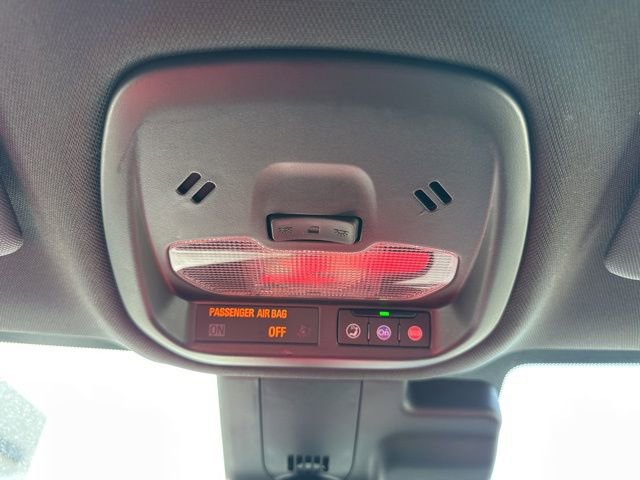 Used 2025 Buick Envista Sport Touring image 19