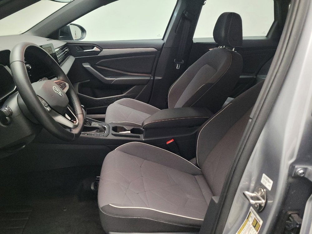 Used 2025 Volkswagen Jetta Sport FWD image 17