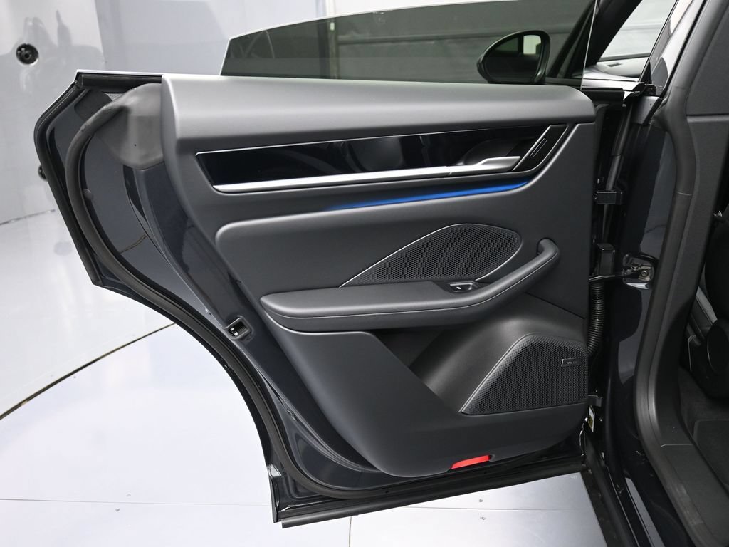 Certified 2025 Porsche Macan Electric RWD image 22