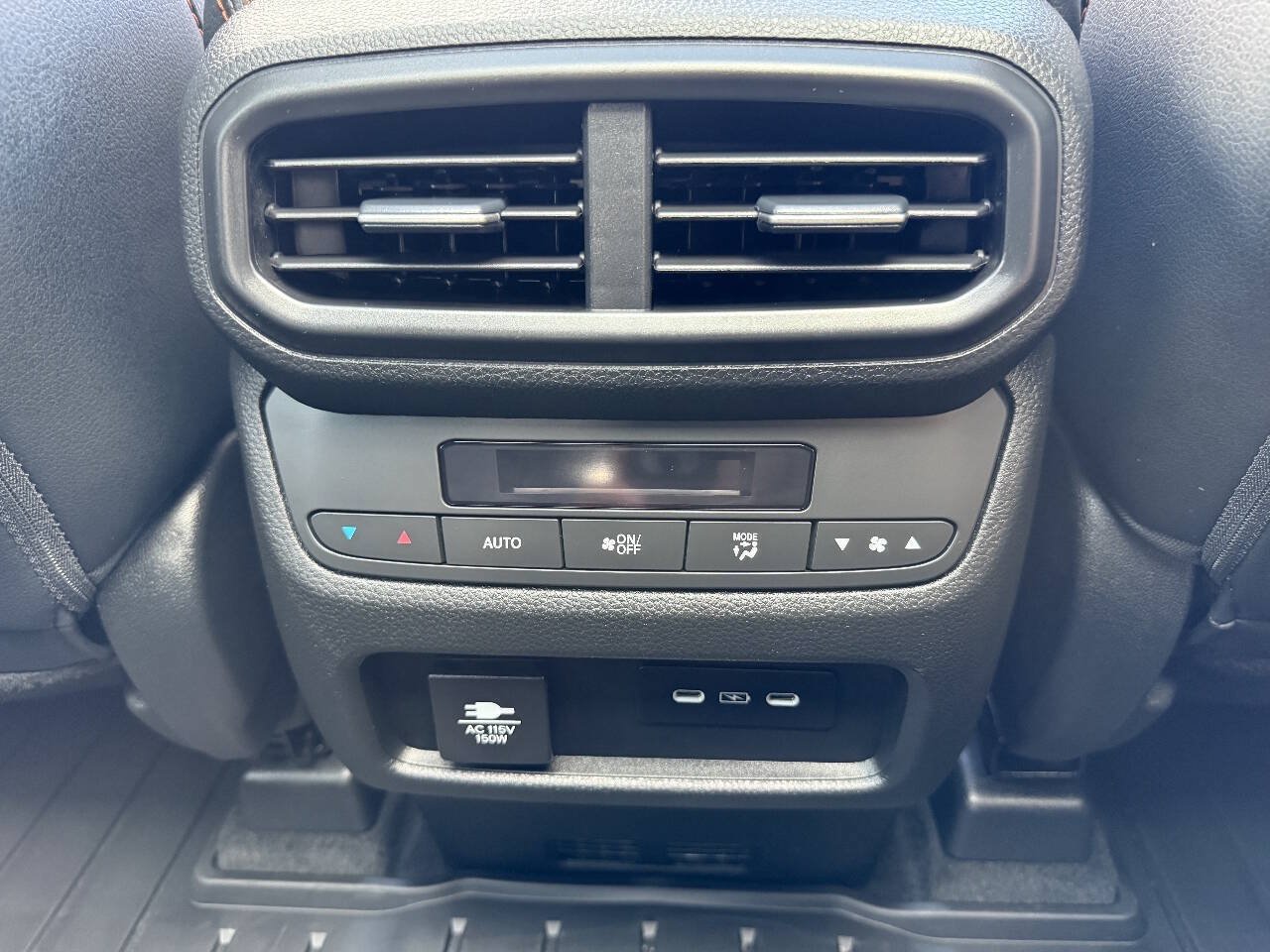 Used 2025 Honda Pilot TrailSport image 30
