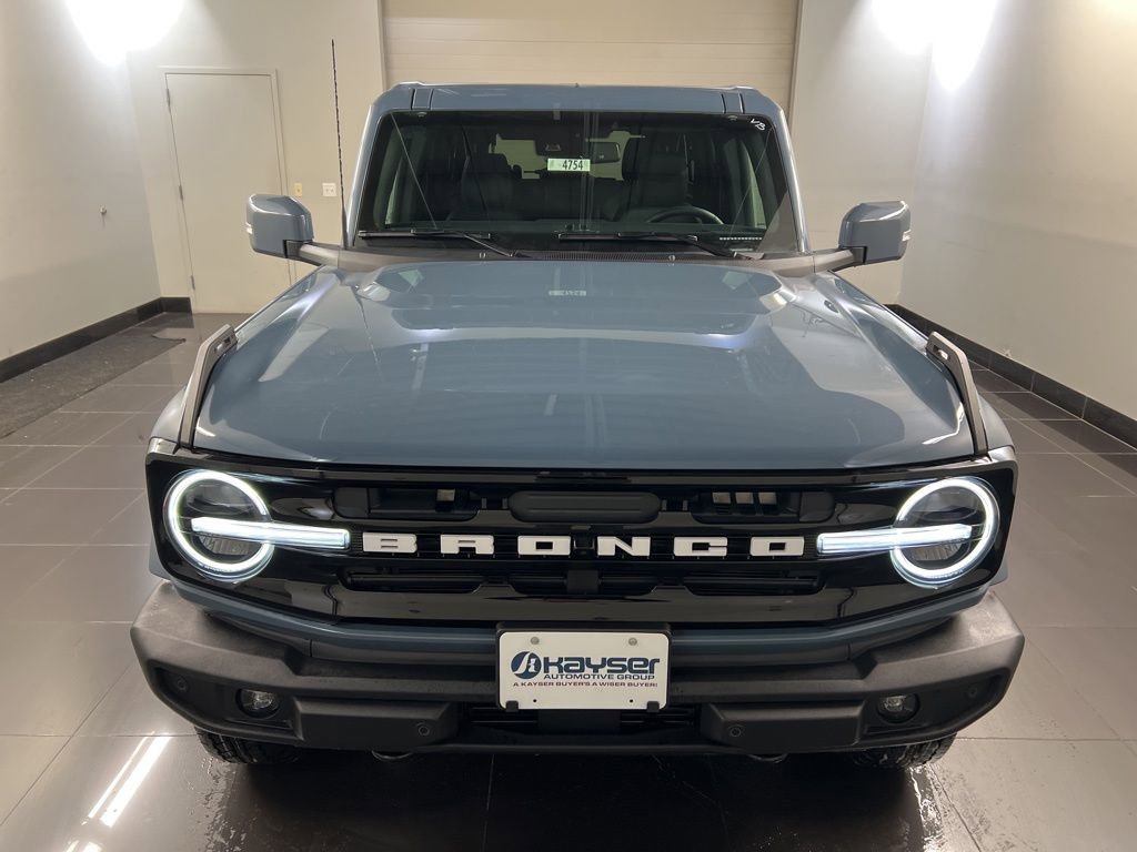 New 2025 Ford Bronco Outer Banks image 2