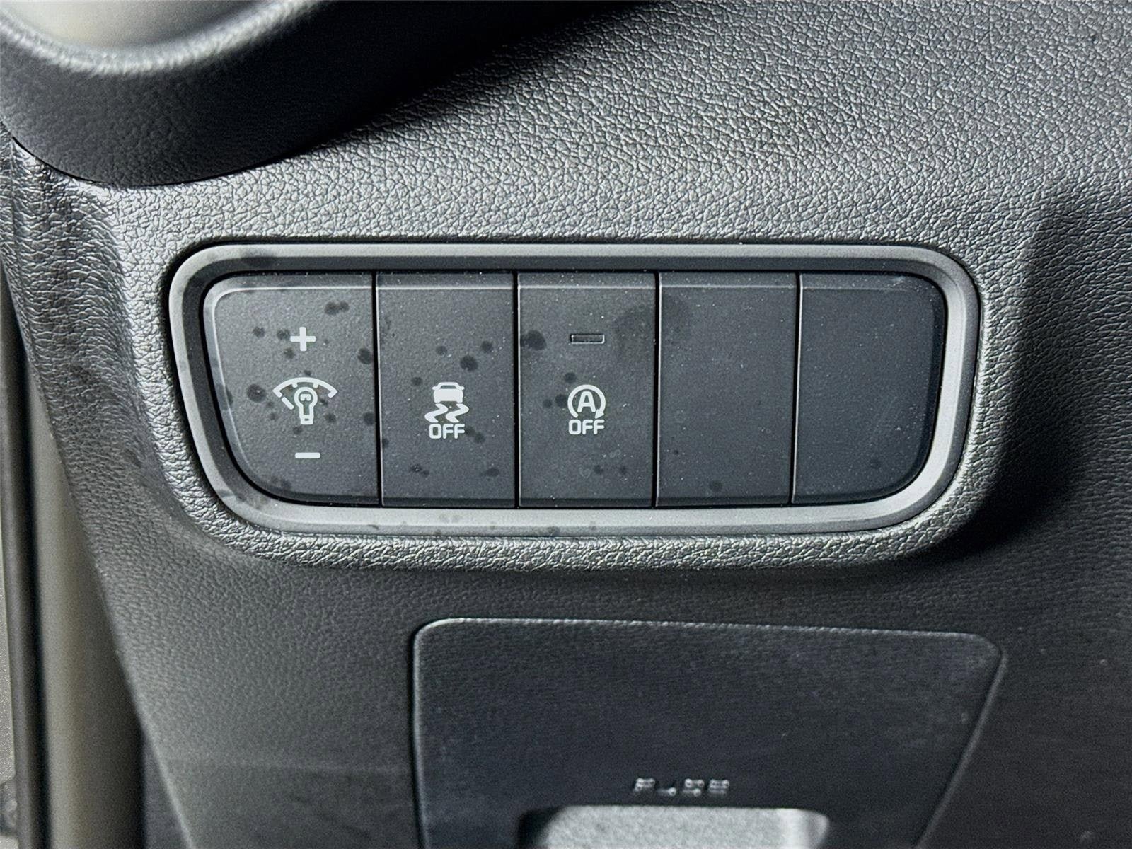 Certified 2025 Kia Soul LX w/ LX Technology Package FWD image 10
