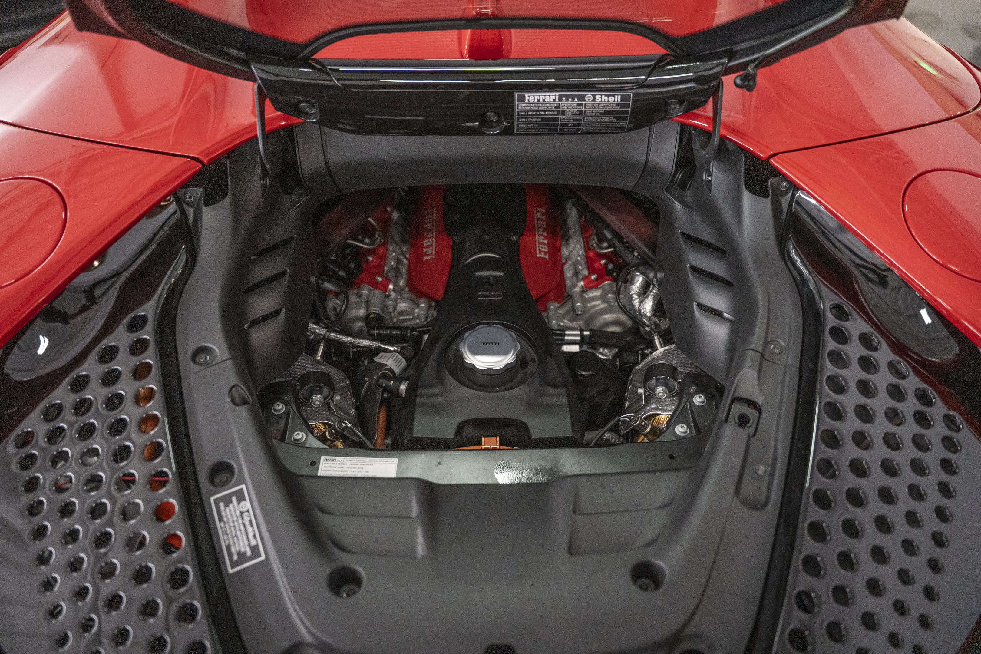 Used 2022 Ferrari SF90 Spider AWD/4WD image 56