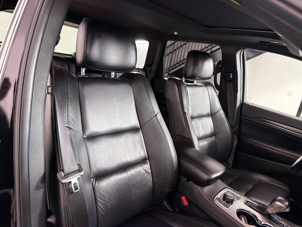 Used 2018 Jeep Grand Cherokee Limited AWD/4WD image 27