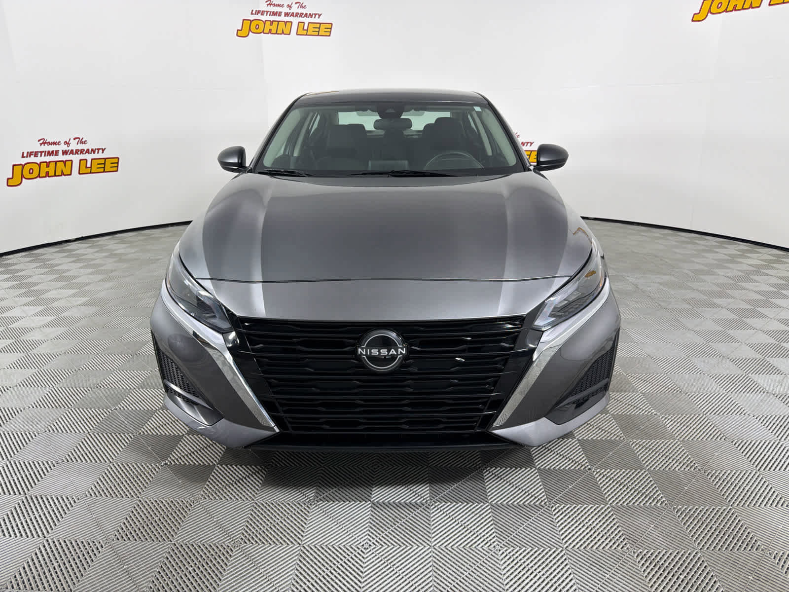 Used 2024 Nissan Altima 2.5 SV FWD image 9