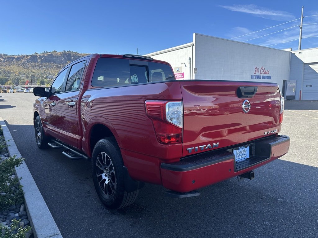 Used 2021 Nissan Titan SV w/ SV Convenience Package image 6